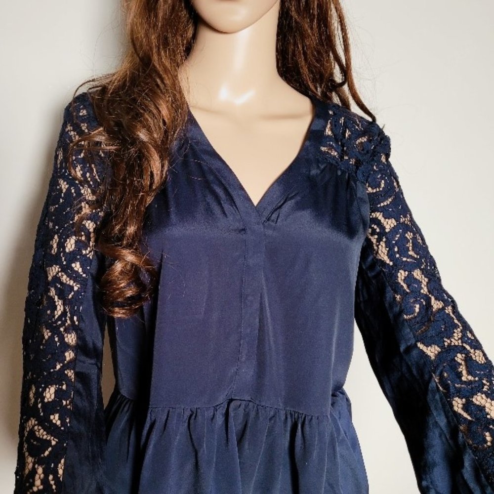 NANETTE LAPORE Navy Lace Inset Peplum Top SZ Large